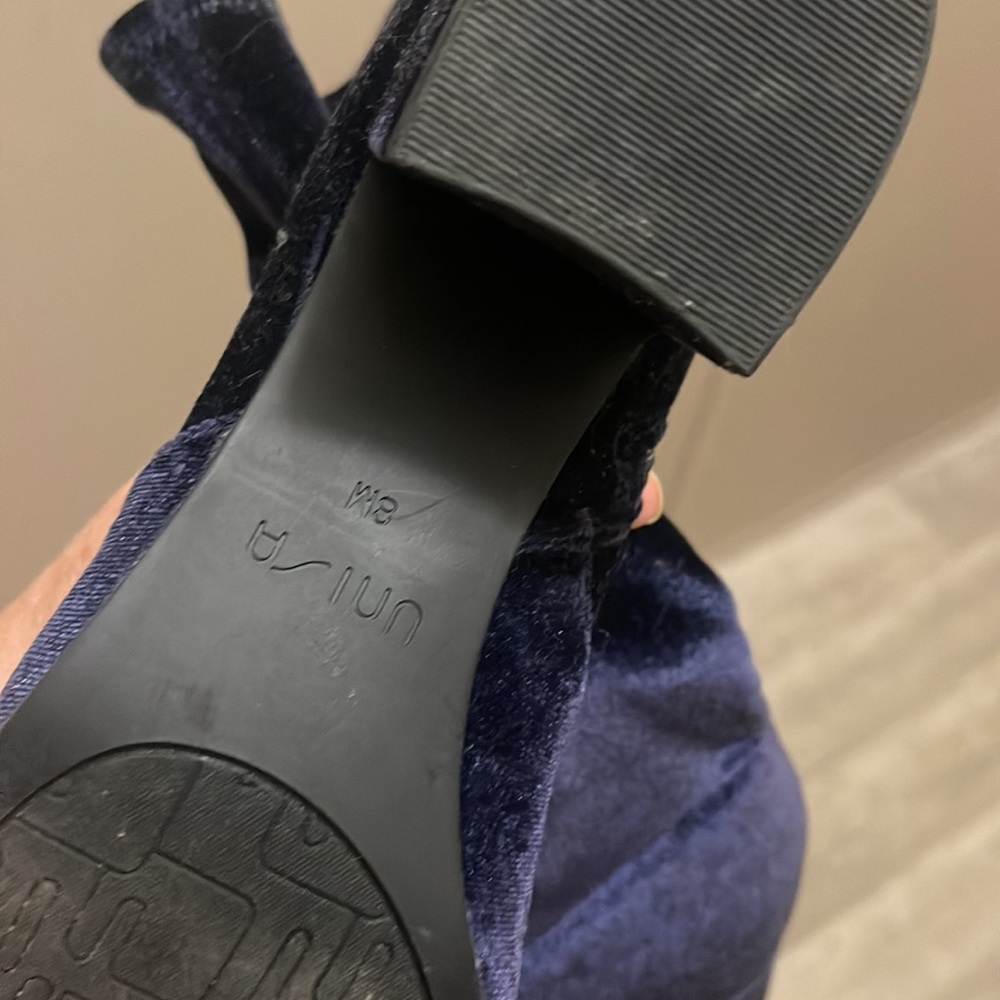 🔵Unisa crushed velvet like bootie ankle heel 8 - Picture 6 of 6